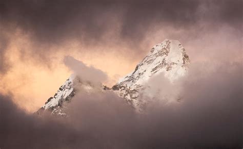 Alpenglow on the Himalaya! - Madison Mountaineering