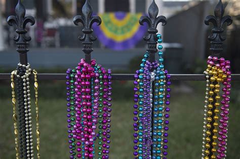 46 tons of Mardi Gras beads found in clogged sewers