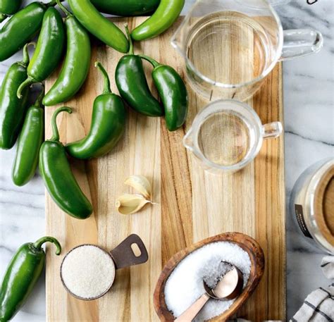 The BEST easy homemade pickled jalapeños – FoodKov