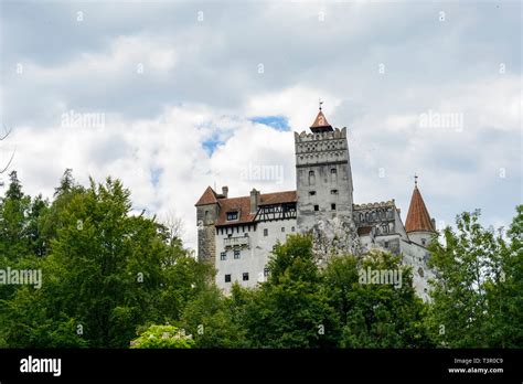 bran castle in bran, the famous Dracula Castle Stock Photo - Alamy