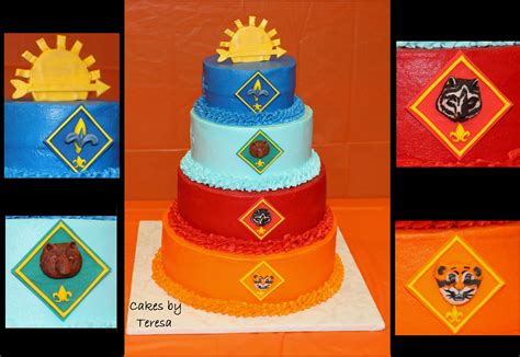 Blue and Gold Cub Scout cake Cakes are covered in buttercream. Badges ...