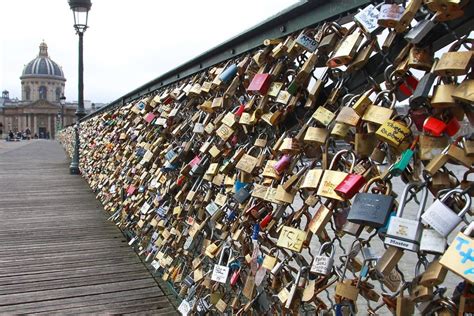 Pont Des Arts' Love Padlocks: A Look At The Most Romantic Spot In Paris (PHOTOS)