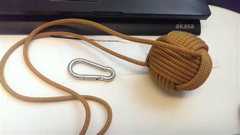 rope - An adjustable length knot for 2 lines and a carabiner for easy ...