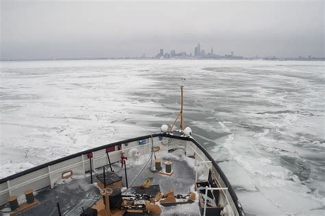 DVIDS - Images - Coast Guard Cutter Neah Bay breaks ice in Lake Erie