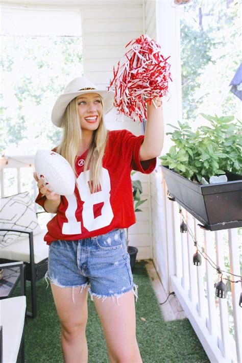 Alabama Football Game Day Outfits - The Blonderella