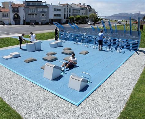 The outdoor gym gets a much needed revamp. (con immagini) | Parchi giochi, Design urbano, Urban