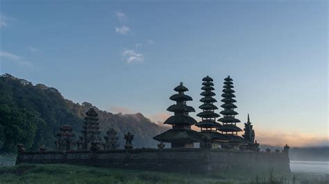 Sunrise at Ulun Danu Temple at Tamblingan Lake Bedugul Bali Indonesia ...