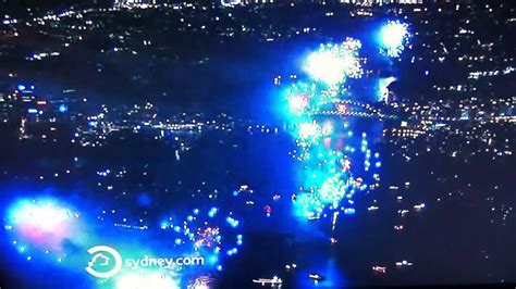 Sydney Harbour Bridge Fireworks Display New Year 2011 in HD - YouTube