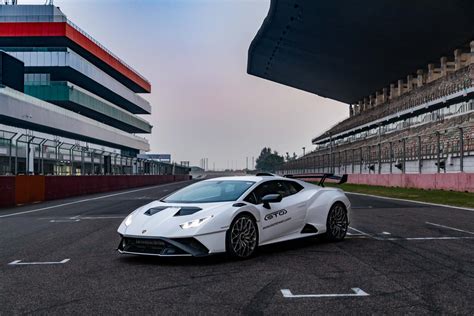 I drove the $340,000 Lamborghini Huracan STO on a Formula One track and ...