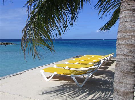 File:Beach view Curacao.jpg - Wikimedia Commons