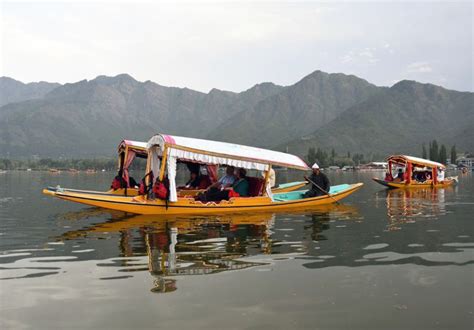 Photos: G-20 delegates enjoy shikara ride on Dal Lake in Srinagar ...