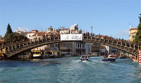 Ponte dell'Accademia, Venice. | Venice italy photography, Venice italy gondola, Italy beaches