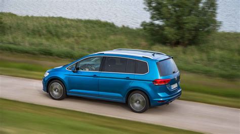 2017 Volkswagen Touran Review