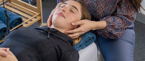 Chiropractor for Neck Pain | Common Causes, Treatments and Results