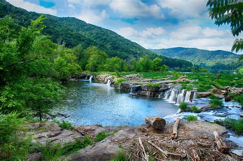 Sandstone Falls, New River Gorge, WV [OC] [5164x3434] : r ...