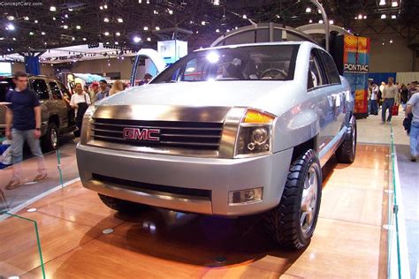 2002 GMC Terra 4 Concept Image. Photo 1 of 7