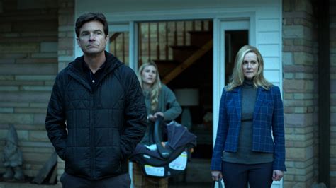 Ozark Season 4, Part 1 Review: Byrdes In a Cage of Their Own Making ...