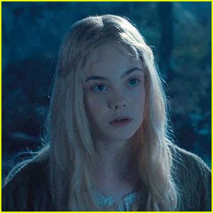 Elle Fanning as Aurora in Maleficent - Maleficent (2014) Photo (37150990) - Fanpop