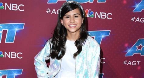 In her father's absence, Howie Mandel praises Maddie Baez on 'America's Got Talent' - FactsWOW