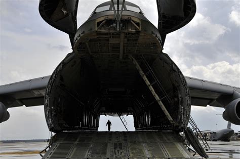 Airmen prepare a C-5 Galaxy for cargo