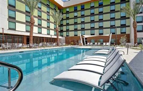 Hampton Inn & Suites Las Vegas Convention Center - Las Vegas Day Use ...