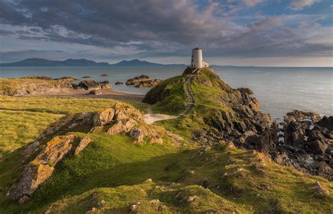 White lighthouse HD wallpaper | Wallpaper Flare