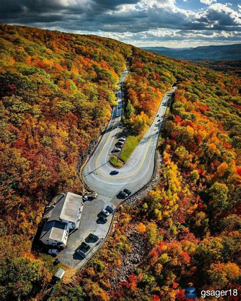 Hairpin turn on Rt 2, Berkshire Mountains, Western Massachusetts ...