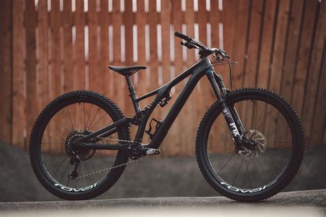 Specialized Stumpjumper Evo Pro Carbon, la trail bike aggressiva