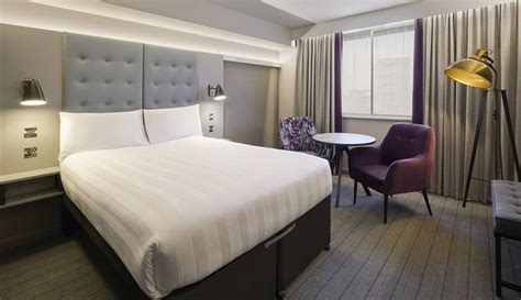 Dundee Hotels | Book Cheap Hotels In West Dundee | Premier Inn