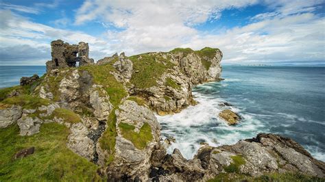 Kinbane Castle near Ballintoy, County Antrim, Ulster, Northern Ireland, UK | Windows Spotlight ...