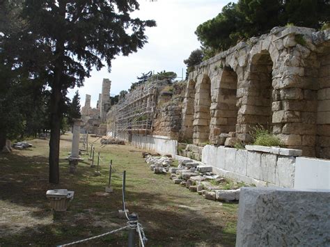 Estoa de Eumenes - Atenas | stoa (en), historic site (en), historic ...