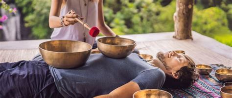 A Beginner’s Guide to Sound Bath Meditation | HIF