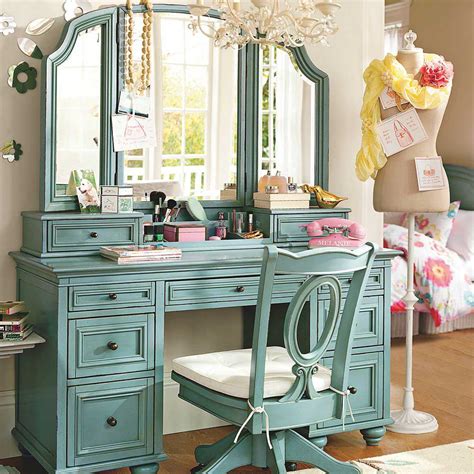 18 Stunning Bedroom Vanity Ideas