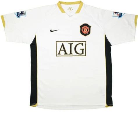 Manchester United Kit History - Football Kit Archive