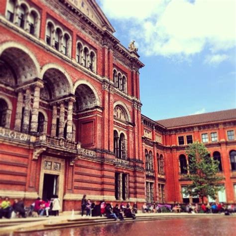 Victoria and Albert Museum (V&A) | Architecture mapping, Victoria and ...