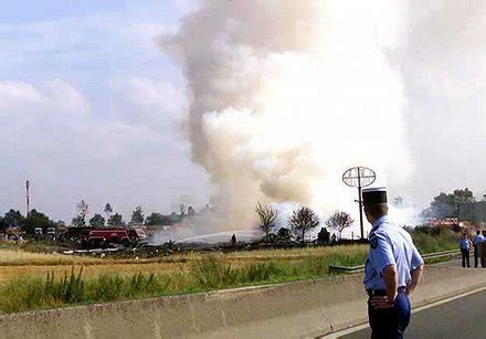 25 Images of the Disastrous Concorde Crash of 2000