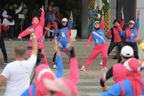 Senam Hari Krida Bareng KLPI, Kemenpora Ingin Semangat Olahraga Lansia Jadi Inspirasi