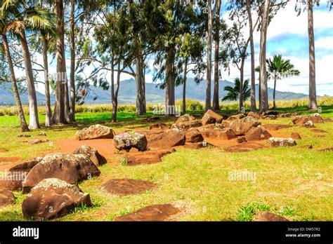 Ancient historical birthstones where royal women gave birth to Hawaiian ...