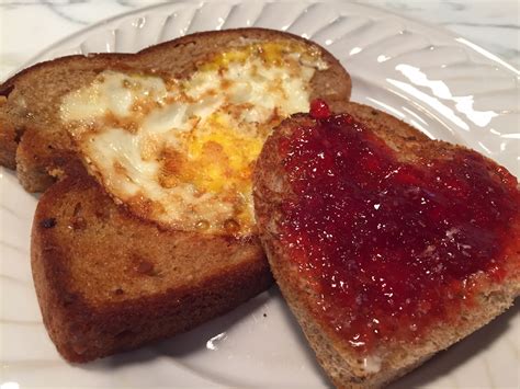 The Full Plate Blog: {heart-shaped} egg-in-hole