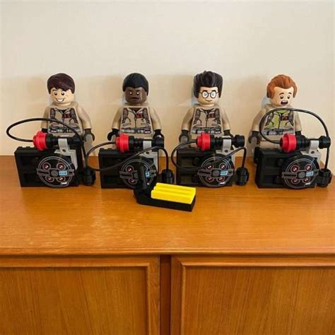 LEGO Ghostbusters Minifigures get upscaled in incredible build, includes brick-based Proton ...