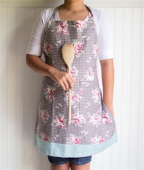 20+ Free Apron Patterns To Sew Now - AppleGreen Cottage