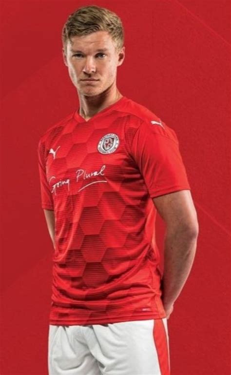 Brackley Town 2021-22 Home Kit