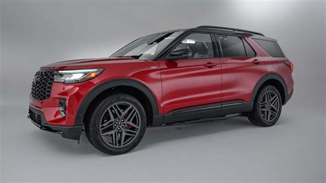 2025 Ford Explorer First Look: 3-row gets new tech and luxury