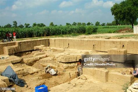 Sinauli Excavation Site Photos and Premium High Res Pictures - Getty Images