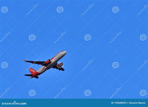 Easyjet Airbus A320 Takeoff Editorial Stock Photo - Image of business ...