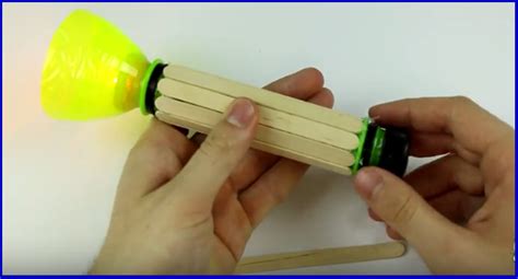 [Video] How To Make Your Own Flashlight Using An Empty Soda Bottle. - Page 2 of 2 - BRILLIANT DIY