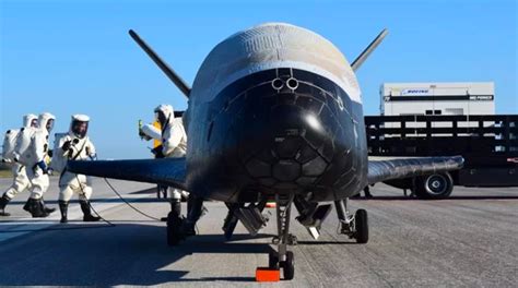 SpaceX nabs Air Force contract for secretive X-37B space plane launch ...