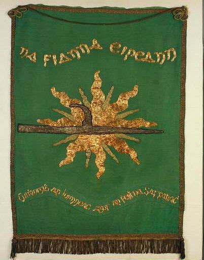 The Fenian Brotherhood favored the Irish or Fenian Sunburst Flag as its ...