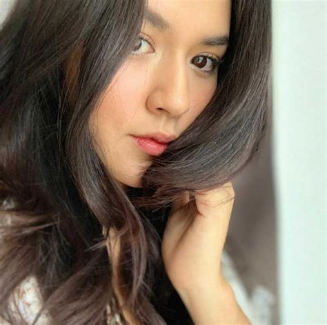 10 Potret Swafoto Raisa Andriana, Pesonanya Berkali-kali Lipat!