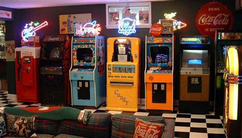 Game Room Arcade: Retro, Arcade Games, Jukebox, Diner Booth, Basement